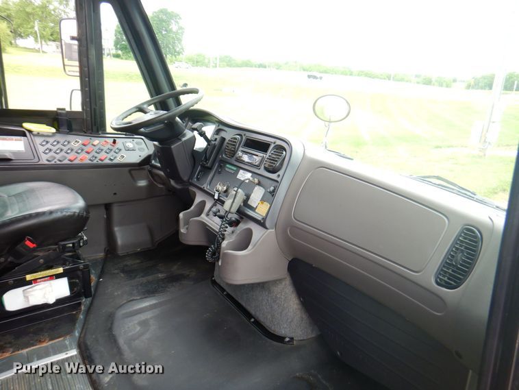 image for item DP4227 2009 Freightliner C2 Thomas Built  school bus