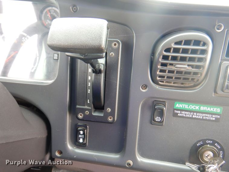 image for item DP4227 2009 Freightliner C2 Thomas Built  school bus