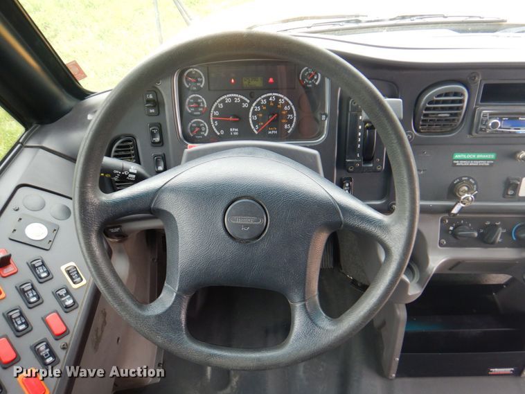 image for item DP4228 2010 Freightliner C2 Thomas Built  school bus