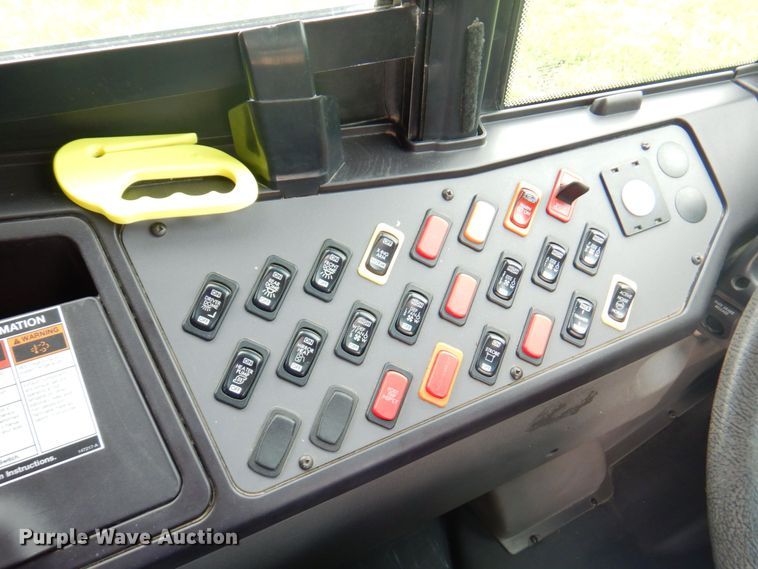 image for item DP4228 2010 Freightliner C2 Thomas Built  school bus