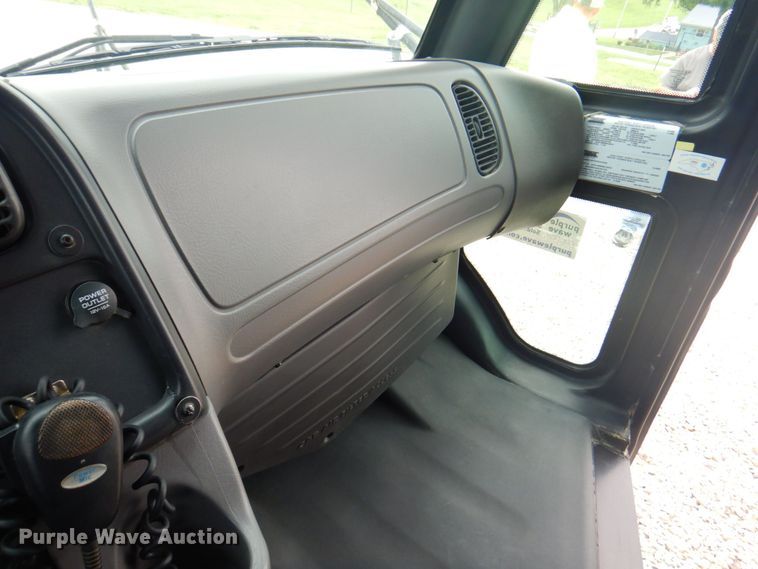 image for item DP4228 2010 Freightliner C2 Thomas Built  school bus