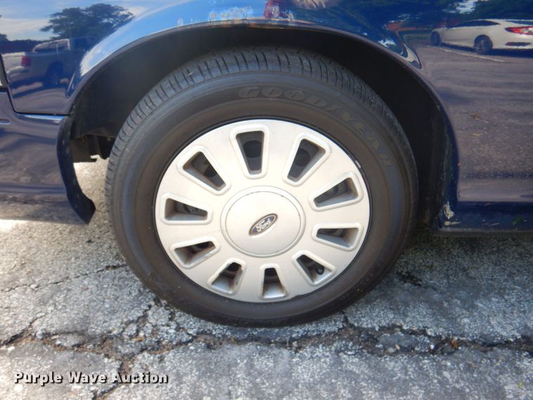 image for item DP4251 2010 Ford Crown Victoria Police Interceptor