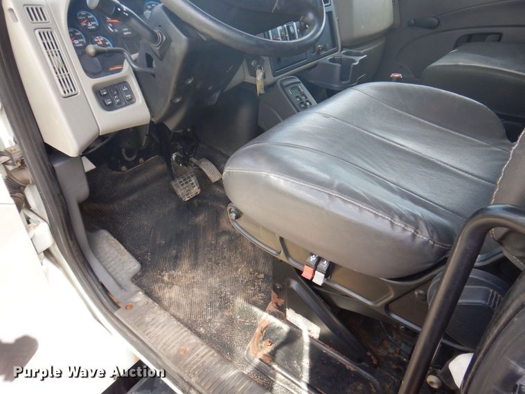 image for item DP5574 2008 International WorkStar 7400SFA  dump truck