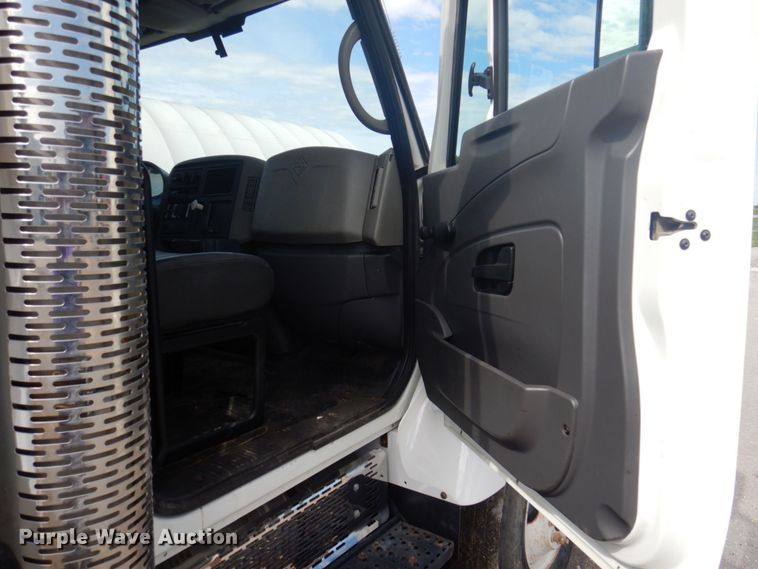 image for item DP5574 2008 International WorkStar 7400SFA  dump truck