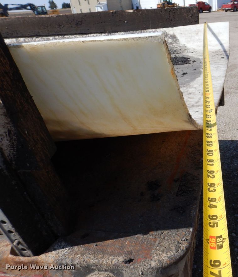 image for item DS8007 1976 Ford F600  dump flatbed truck