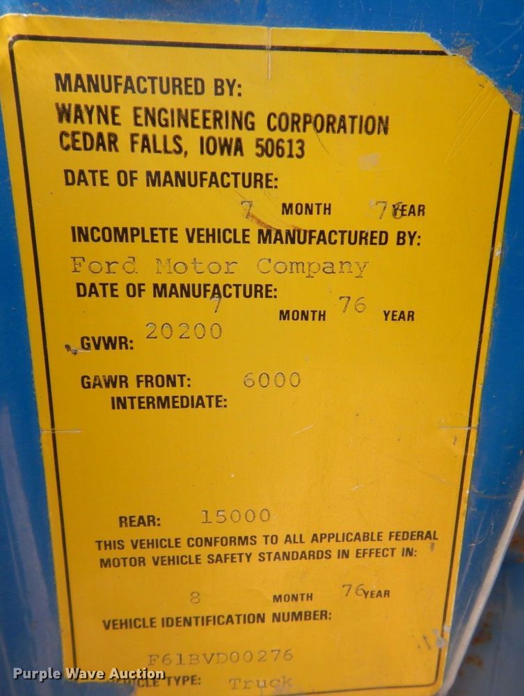 image for item DS8007 1976 Ford F600  dump flatbed truck