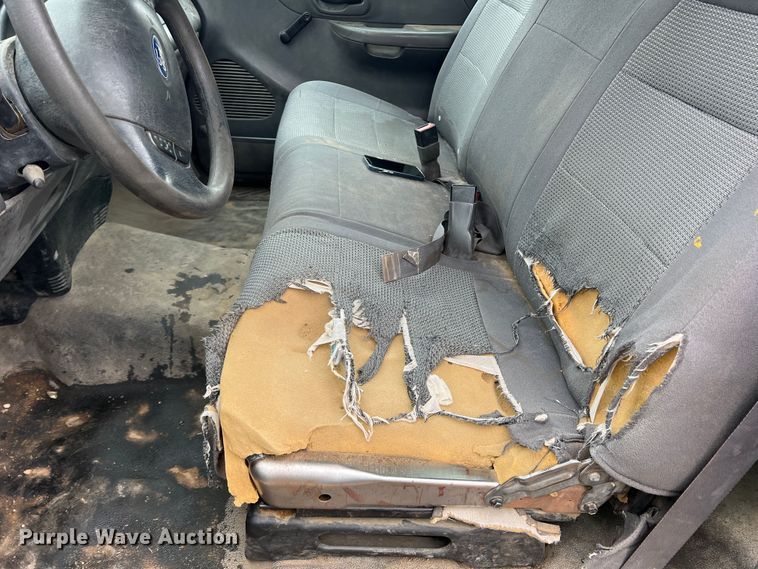 image for item DS8267 2003 Ford F150  pickup truck