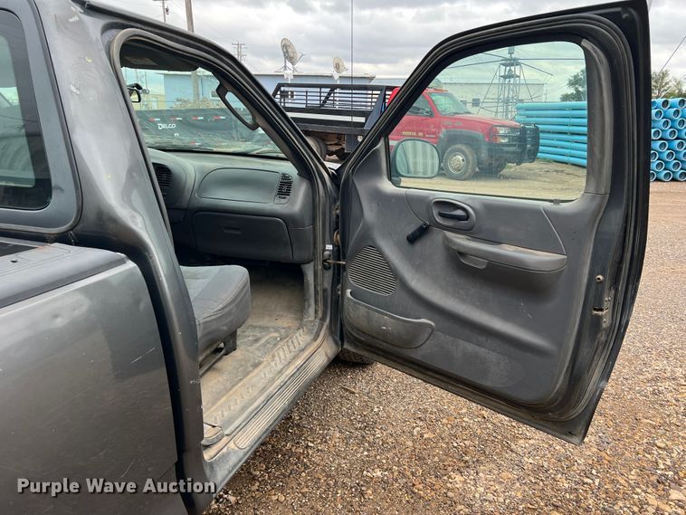 image for item DS8267 2003 Ford F150  pickup truck