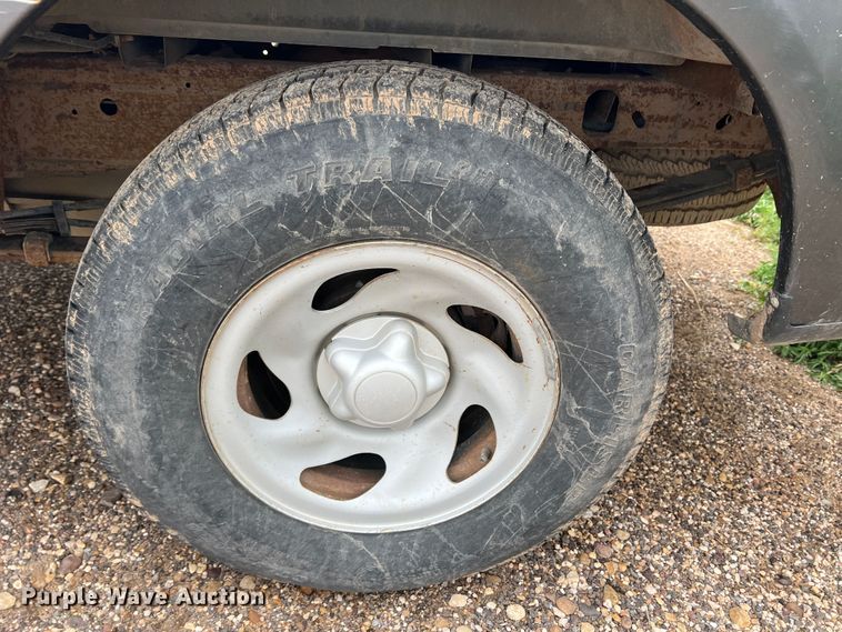 image for item DS8267 2003 Ford F150  pickup truck