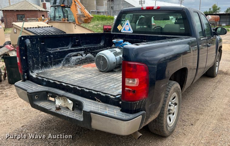 image for item DS8270 2008 Chevrolet Silverado 1500  Ext. Cab pickup truck