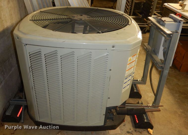 image for item DT9758 2011 Trane XB13  AC unit