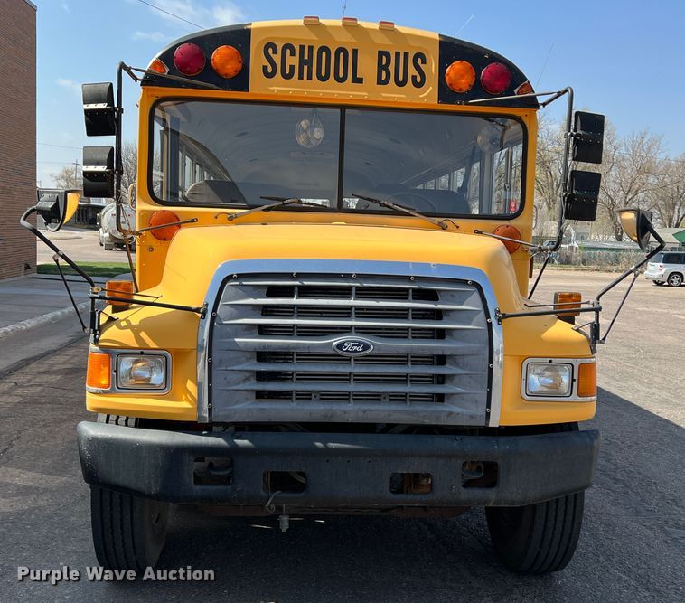 image for item IG9434 1998 Ford B800  school bus