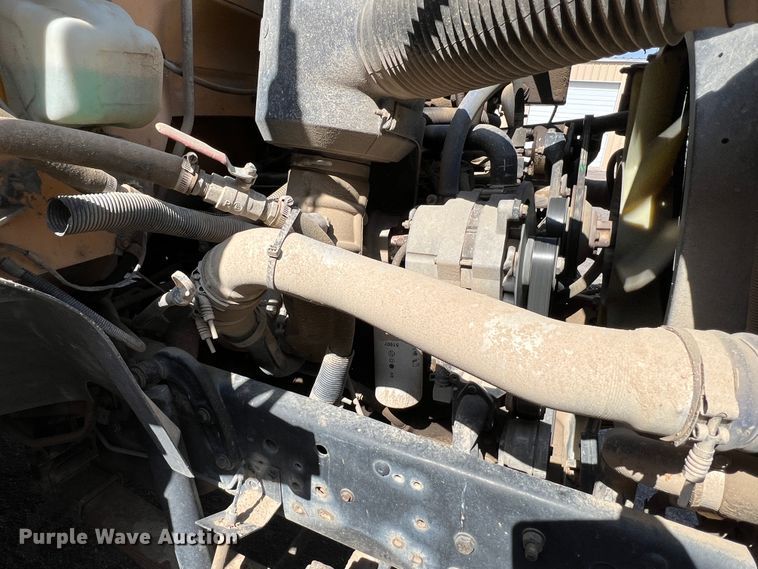 image for item IG9434 1998 Ford B800  school bus