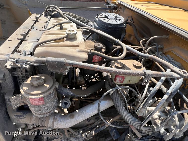 image for item IG9434 1998 Ford B800  school bus