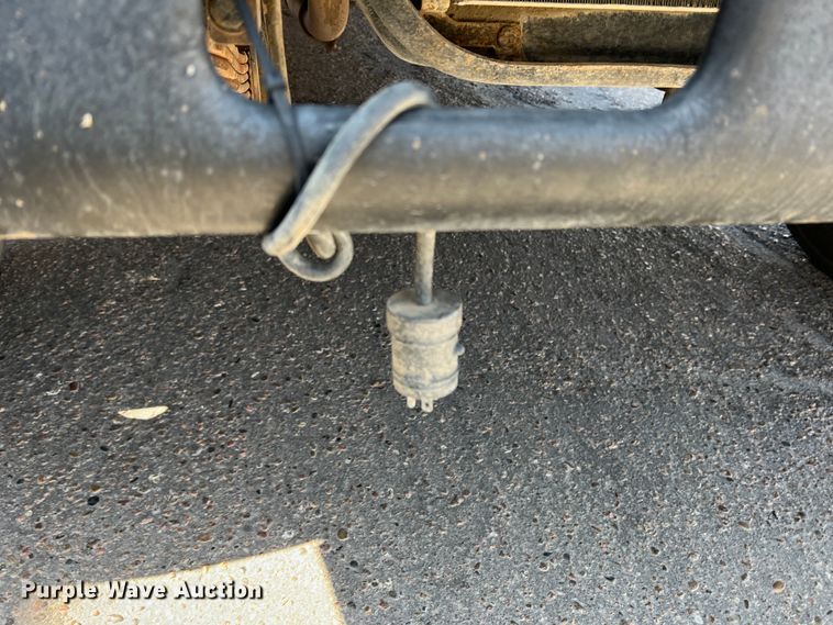 image for item IG9434 1998 Ford B800  school bus