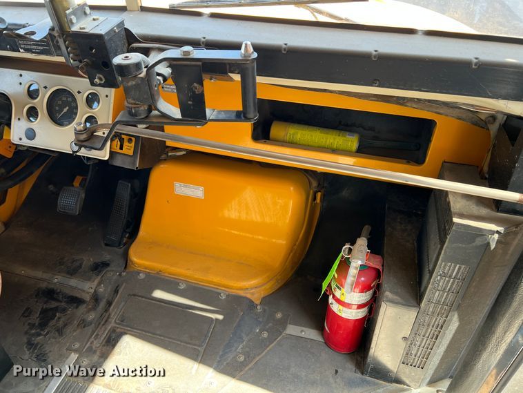 image for item IG9434 1998 Ford B800  school bus