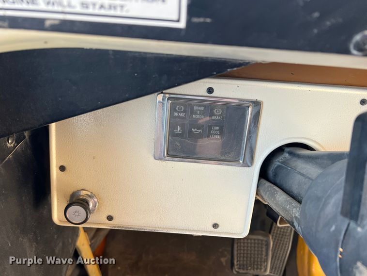 image for item IG9434 1998 Ford B800  school bus