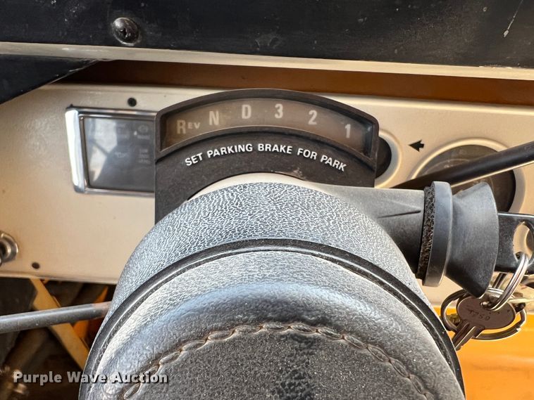 image for item IG9434 1998 Ford B800  school bus