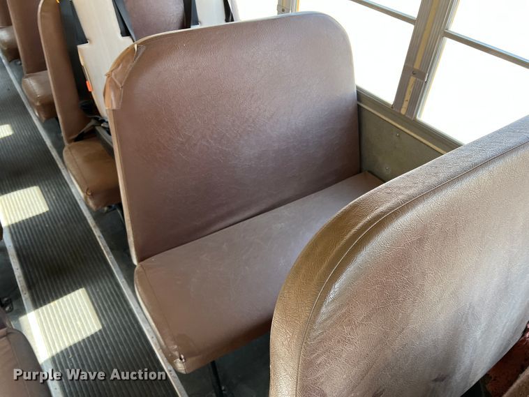 image for item IG9434 1998 Ford B800  school bus