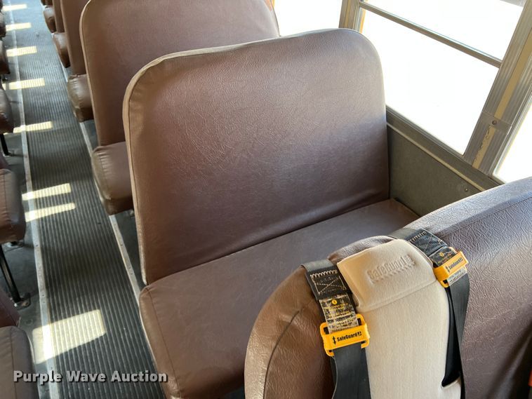 image for item IG9434 1998 Ford B800  school bus