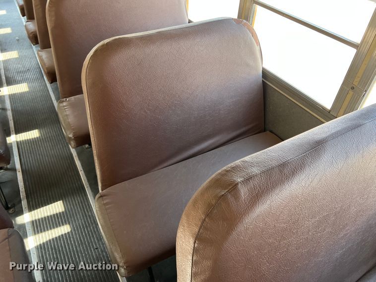 image for item IG9434 1998 Ford B800  school bus