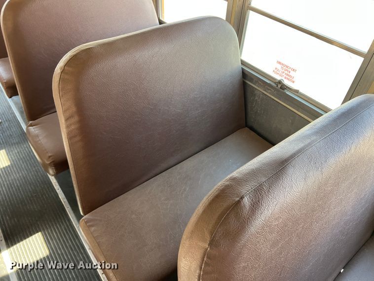 image for item IG9434 1998 Ford B800  school bus