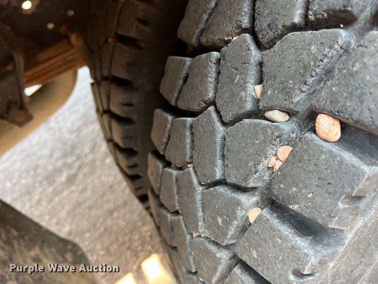 image for item IG9434 1998 Ford B800  school bus