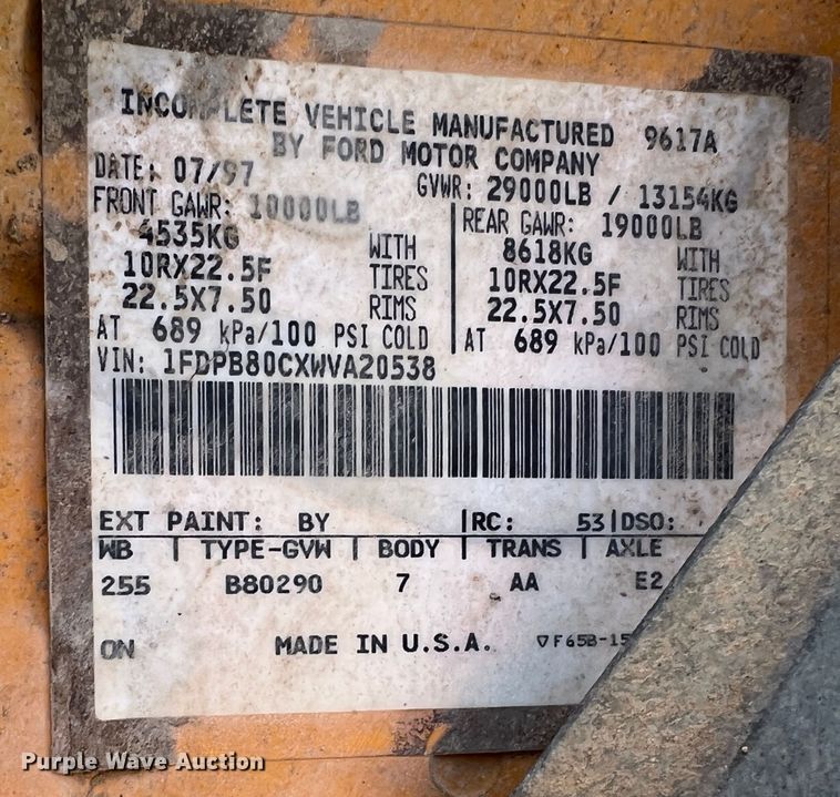 image for item IG9434 1998 Ford B800  school bus