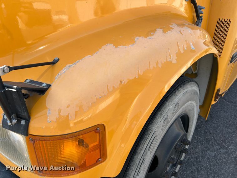 image for item IG9435 1999 International 3800  school bus