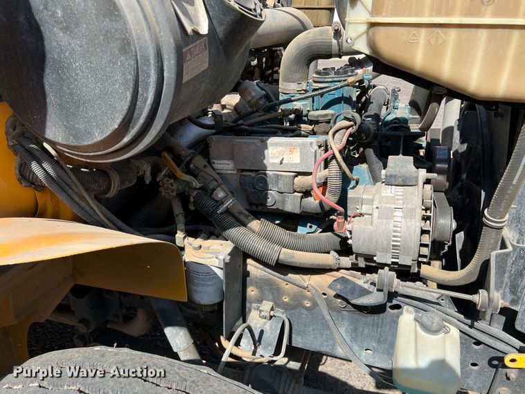 image for item IG9435 1999 International 3800  school bus