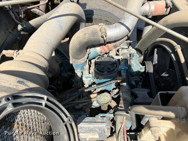 image for item IG9435 1999 International 3800  school bus