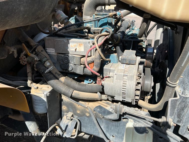 image for item IG9435 1999 International 3800  school bus