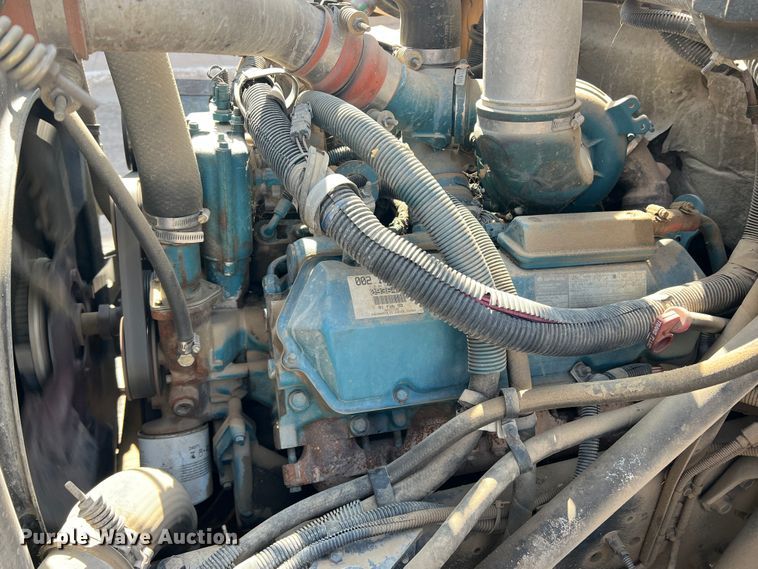 image for item IG9435 1999 International 3800  school bus