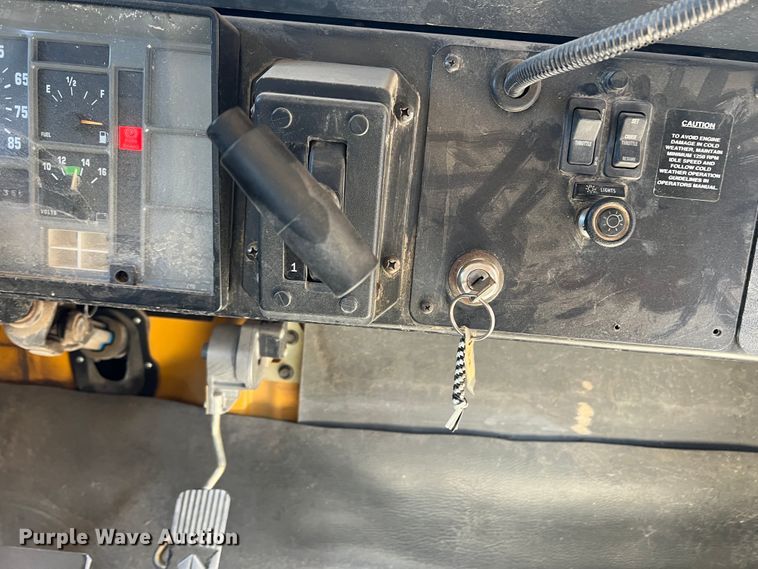 image for item IG9435 1999 International 3800  school bus