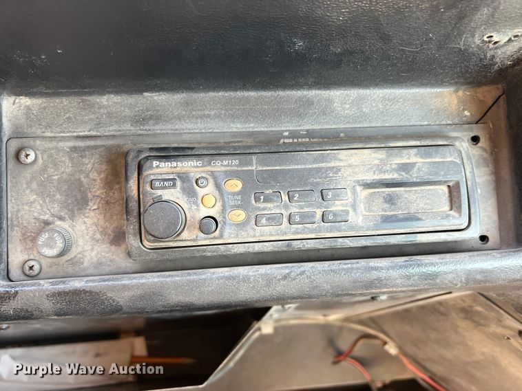 image for item IG9435 1999 International 3800  school bus