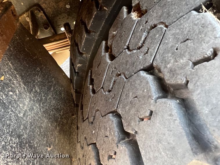 image for item IG9435 1999 International 3800  school bus