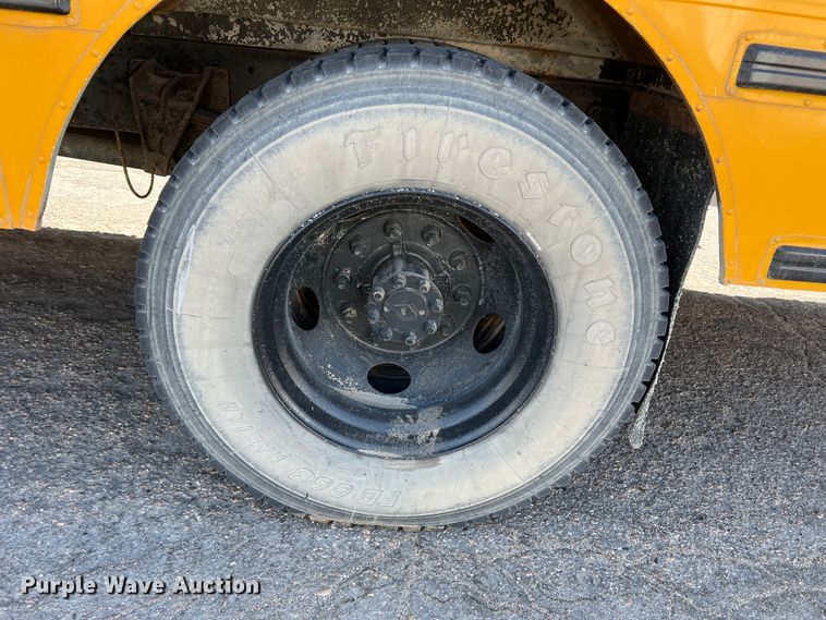 image for item IG9435 1999 International 3800  school bus