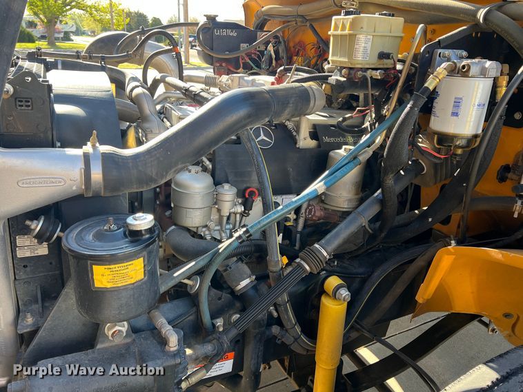 image for item IG9488 2005 Freightliner FS65 Thomas Built  school bus