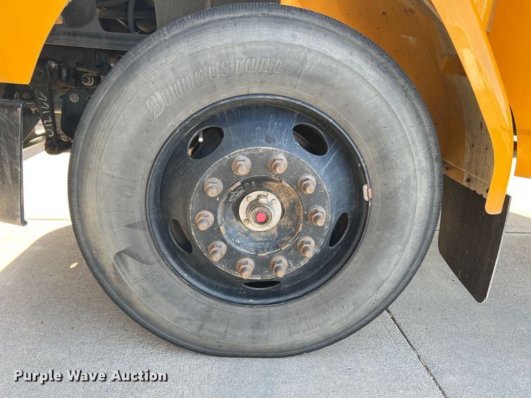 image for item IG9488 2005 Freightliner FS65 Thomas Built  school bus