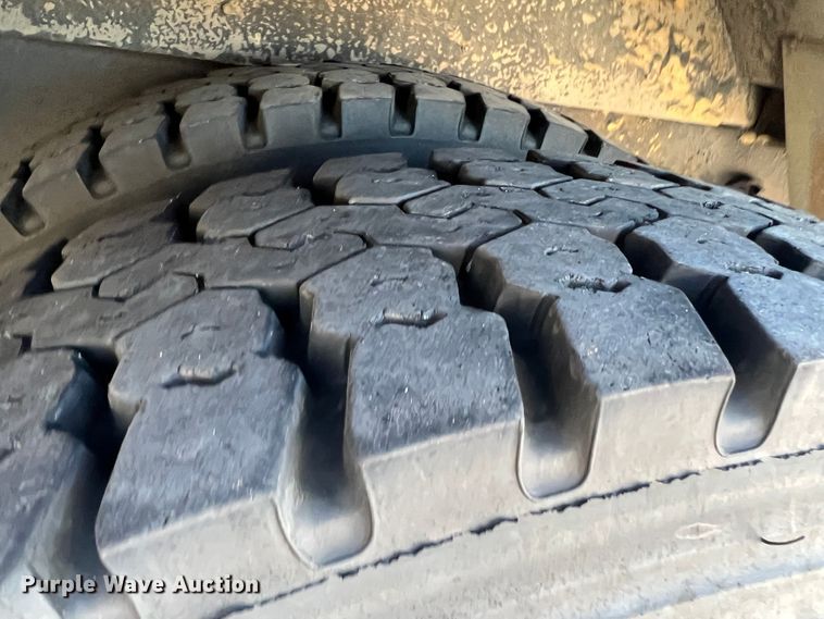 image for item IG9488 2005 Freightliner FS65 Thomas Built  school bus