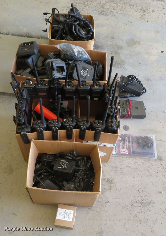 image for item JC9297 (22) 16-channel radios