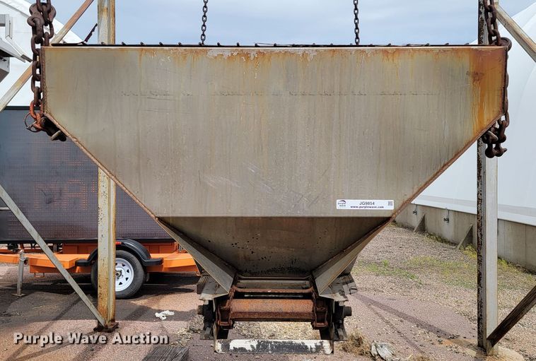 image for item JG9854 2006 Buyers  spreader