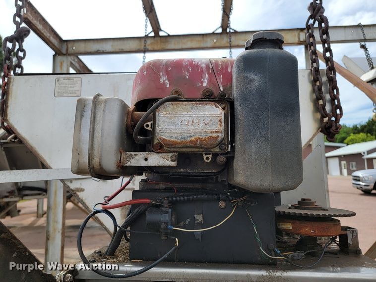 image for item JG9854 2006 Buyers  spreader