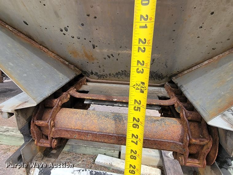 image for item JG9854 2006 Buyers  spreader