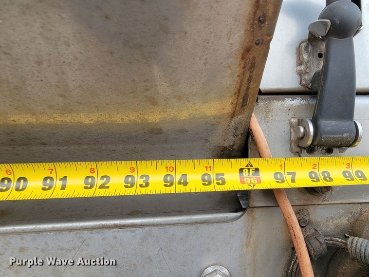 image for item JG9854 2006 Buyers  spreader