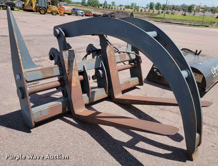 image for item JG9859 2004 JRB 724J  grapple forks