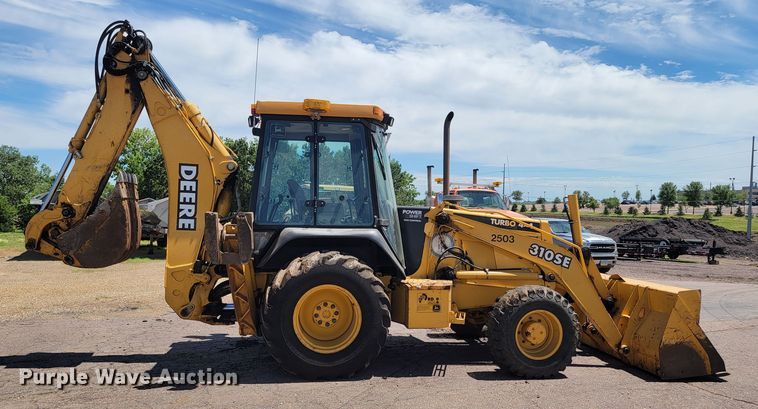 image for item JG9860 2000 John Deere 310SE  backhoe