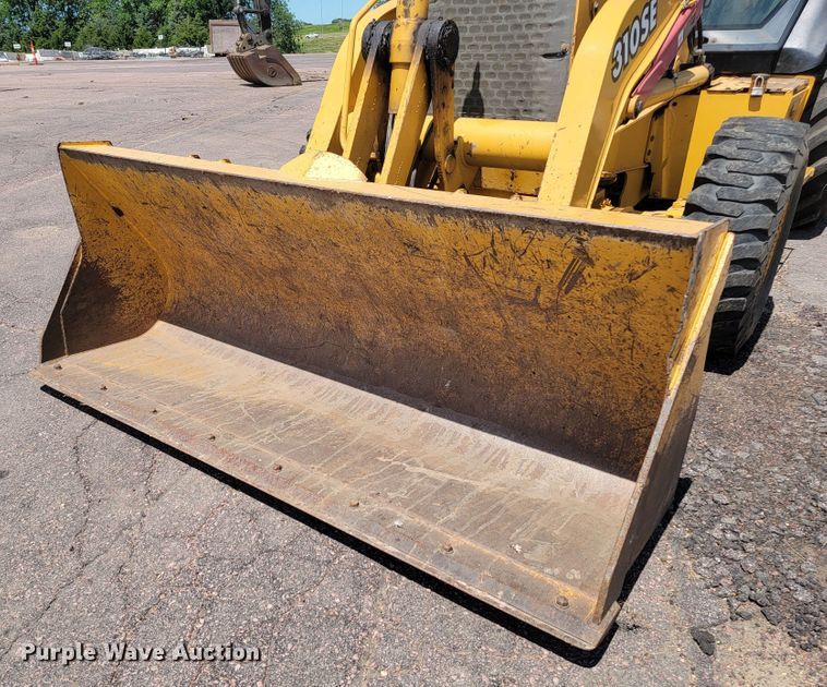 image for item JG9860 2000 John Deere 310SE  backhoe