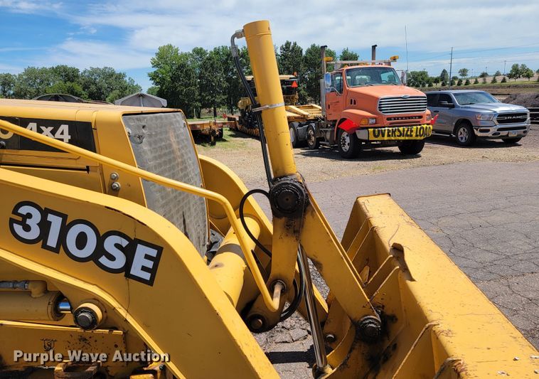 image for item JG9860 2000 John Deere 310SE  backhoe