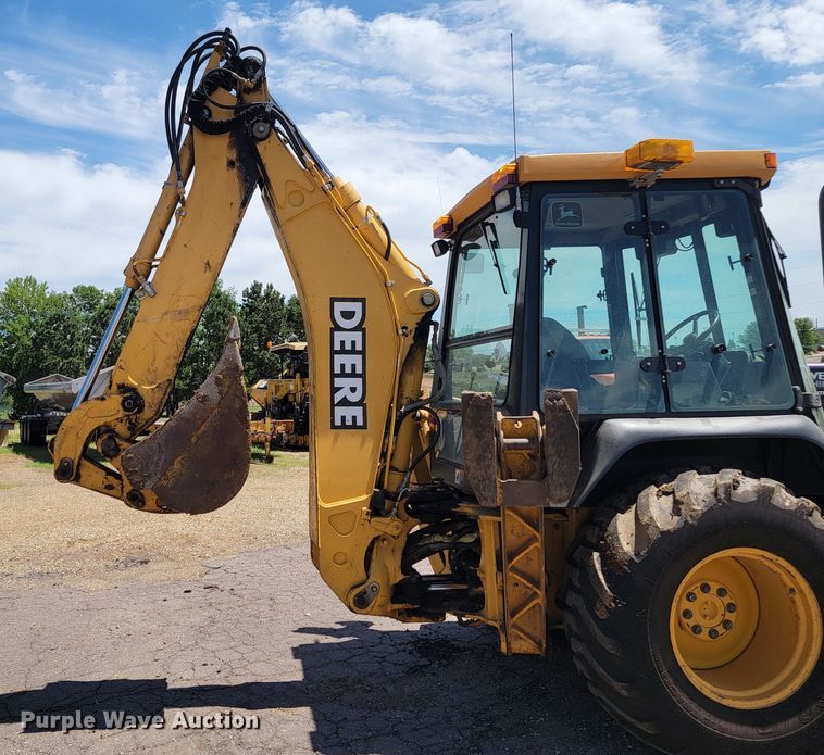 image for item JG9860 2000 John Deere 310SE  backhoe